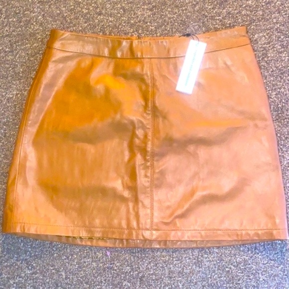 Cupcakes & Cashmere 100% Leather Mini Skirt Tan Zip Lined Classy Casual Sz 8 NWT - Picture 3 of 5